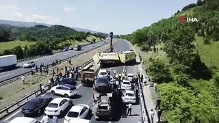 TEM Otoyolu’nda tır devrildi, trafik kilitlendi! Kilometrelerce kuyruk oluştu