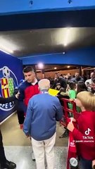 El vídeo viral de un nieto cumpliendo uno de los mayores sueños de su abuelo que suma miles de reproducciones en TikTok