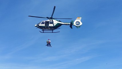 Espectacular rescate de un conductor que cayó ladera abajo en León