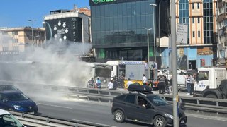 Küçükçekmece'de metrobüste yangın çıktı