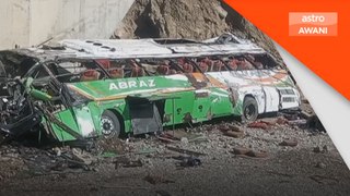 28 maut, lebih 20 cedera bas jatuh gaung di barat daya Pakistan