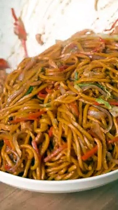 The BEST Chicken Lo Mein EVER_(MP4)