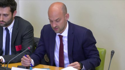 "La Russie se distingue par des moyens sans commune mesure", alerte Jean-Noël Barrot