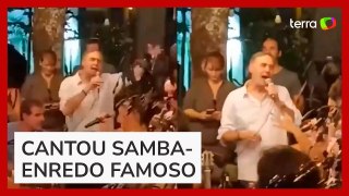 Presidente do STF, Barroso canta e dança em roda de samba em bar