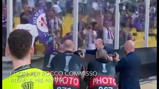 Rocco Commisso, i cori dei tifosi durante il suo saluto alla curva nello stadio di Atene