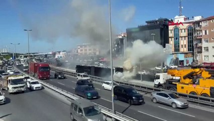 Download Video: Küçükçekmece'de metrobüs yangını