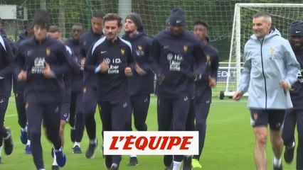 Retrouvailles pluvieuses et reprise légère pour les Bleus - Foot - Bleus