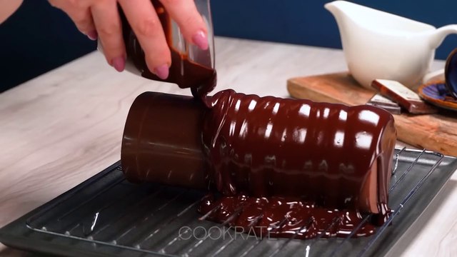 Just chocolate and milk! A perfect dessert made of 2 ingredients. Without baking, ready in 5 min