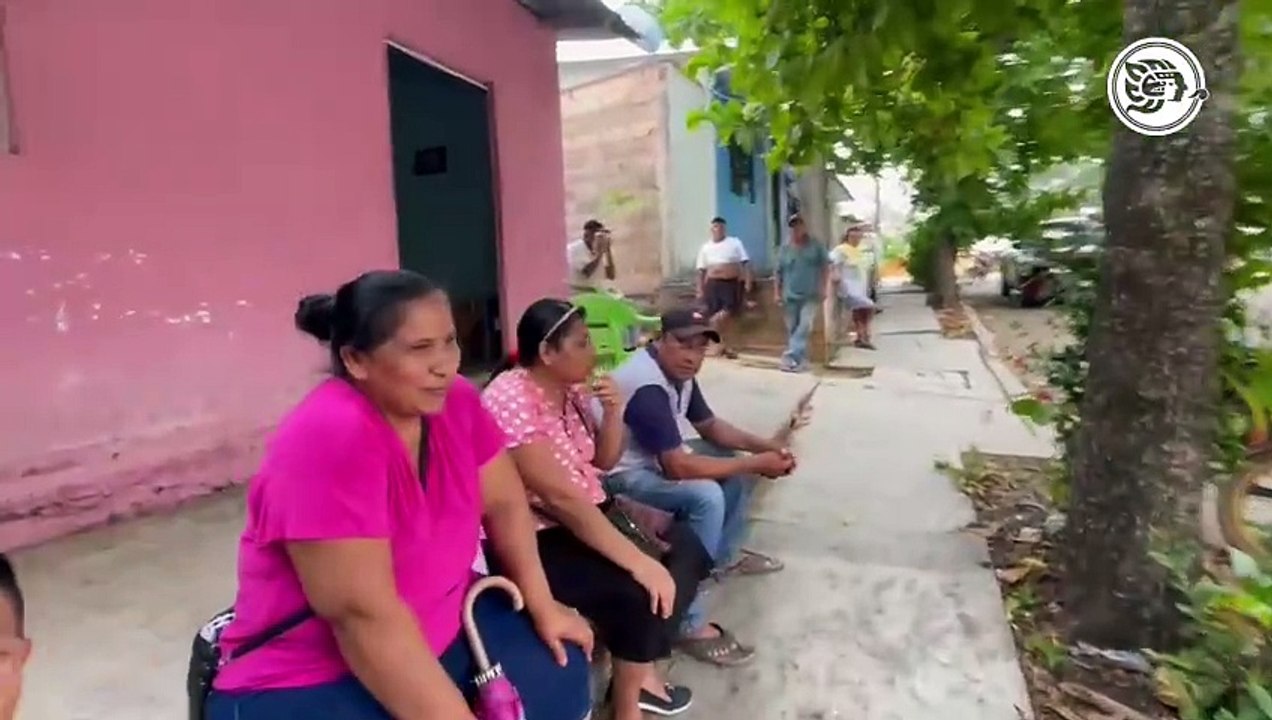 Tras 72 horas sin luz en Soconusco, retienen unidades de CFE