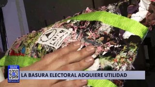 Diseñador harto de la propaganda política convierte las lonas en bolsas