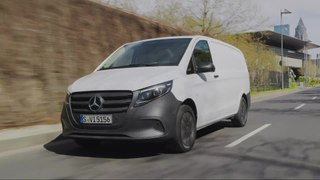 Mercedes-Benz Vito 4x4 in Arctic white Driving Video