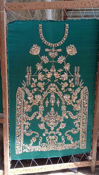 Zardozi hand work