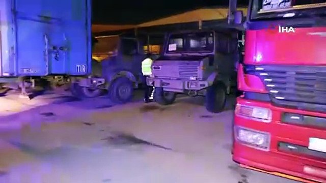 Polisin dur ihtarına uymayan sürücü ile polis arasındaki kovalamaca kamerada