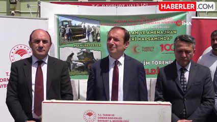 Bayburt'ta 252 Üreticiye Yüzde 40 Devlet Destekli 88 Ton Korunga Tohumu Dağıtıldı
