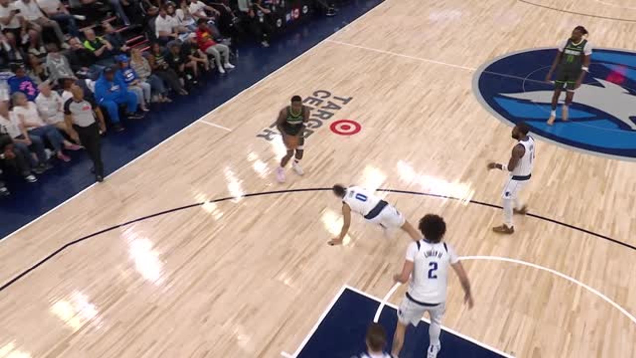 Edwards makes Exum take a seat