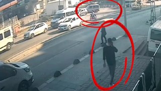 Bağcılar'da motosikletliye silahlı saldırı kamerada