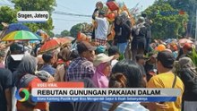 Momen Ratusan Emak-Emak di Sragen Berebut Gunungan Pakaian Dalam