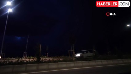 Van'da gece şimşekler etkili oldu