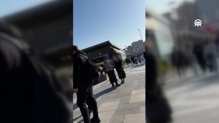 FETÖ üyesi kadınlardan "sarılarak" para verme taktiği