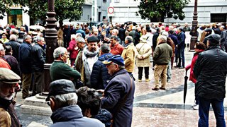 La avalancha del 'baby boom' ya rasga las costuras de las pensiones: los nuevos jubilados son un 23% más que las bajas