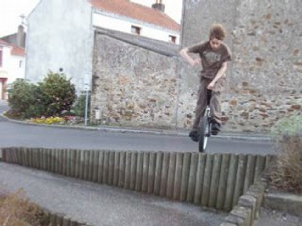 manu en mono