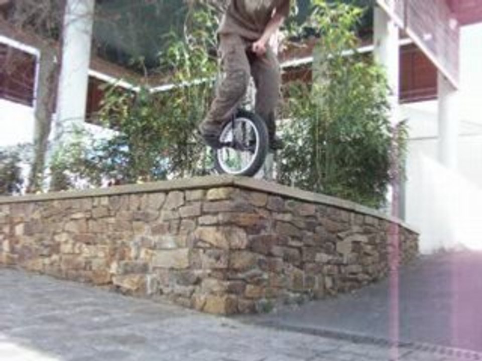 manu en mono