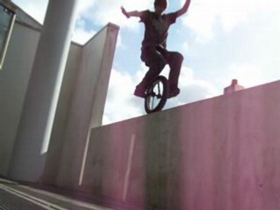 manu en mono