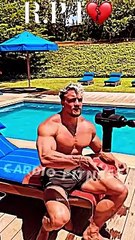 "Bodybuilder showing his physique."