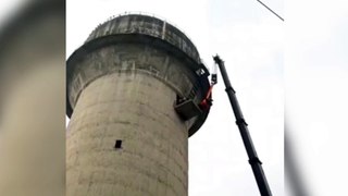 Ce taureau a voulu prendre de la hauteur