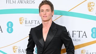 Eddie Redmayne gets offered booze by drunk audience members during performances of 'Cabaret'