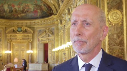 Retour du cumul des mandats : "Un très bon signe", selon Jean-Raymond Hugonet (LR)