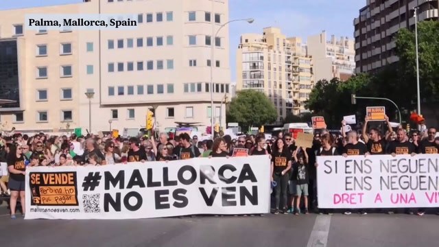 Majorcans to 'storm beaches' in fresh protest against mass tourism