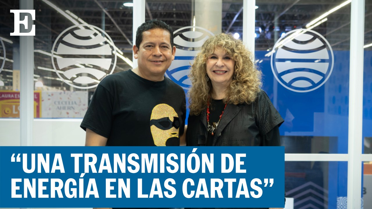 Lectura del tarot con Gioconda Belli y Julián Herbert en la FIL de Guadalajara | EL PAÍS