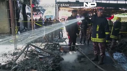 下载视频: WATCH: Ramallah market engulfed in flames after Israeli raid