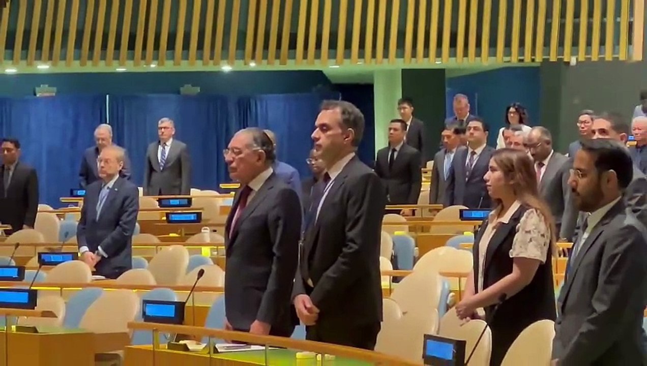 ONU faz (novo) minuto de silêncio por Ebrahim R...