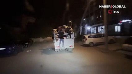 Aksaray'da akılalmaz görüntü! Tehlikeli yolculuk kamerada