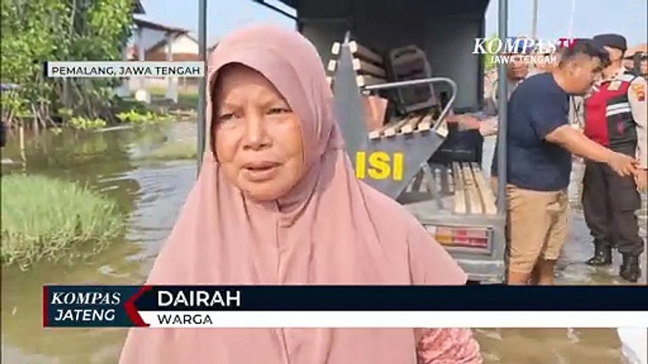 Patroli di Lokasi Rob, Polisi dan TNI Bagikan Sembako