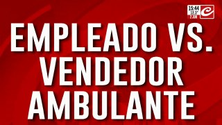 Vendedor ambulante espero que empleado salga del trabajo para pegarle