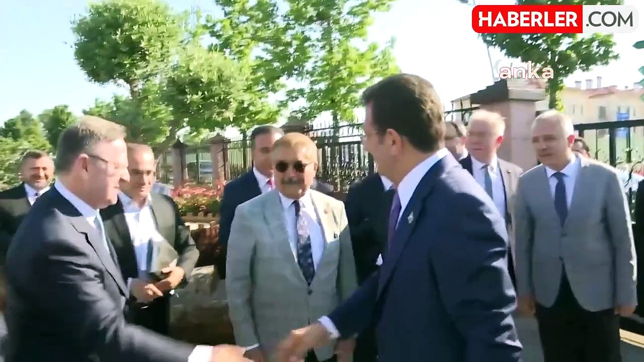 İBB Başkanı İmamoğlu, Esenler Belediye Başkanı Göksu'yu tebrik etti
