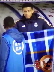 Les joueurs et les ramasseurs de balles : moments de respect