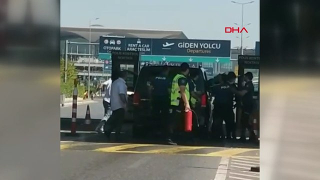 İstanbul Havalimanı'na yolcu taşıyan araçta yangın