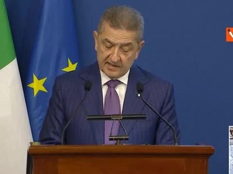 Panetta (Bankitalia): Calo demografico pesa sul lavoro, serve flusso maggiore di immigrati regolari