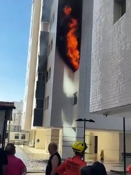 Apartamento pega fogo em edíficio de Águas Claras