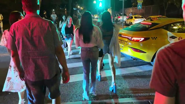 The Gaze Trap Nightlife Moscow, Beautiful Russian Girls, Walk City Tour 4K HDR