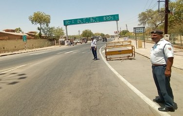 भीषण गर्मी से लोहा ले रहे पुलिसकर्मी: मार्गों व चौराहों पर तैनात हैं यातायातकर्मी
