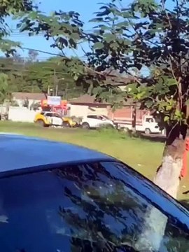 Homens armados entram em confronto com a PM e um deles é baleado