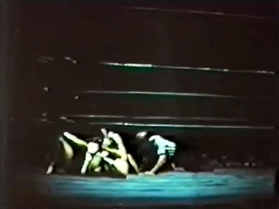 Dottie Downs vs Joyce Grable
