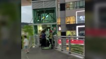 경기 파주서 육교 승강기에 시민 갇혀...1시간 만에 구조 / YTN
