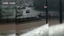Amasya’da sel sularına kapılan kadını, taksici kurtardı