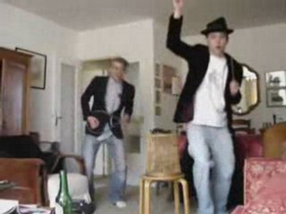 Vampire Weekend - A Punk  .... CliP By Ro & tiB - éssai...